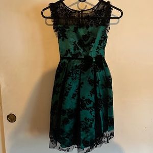 Exquisite Emerald Dress NWOT Girls